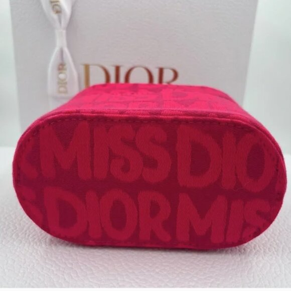 ✨ Miss Dior Essence Pink Vanity Pouch + Dior Perfume Sample ✨ - Picture 6 of 8